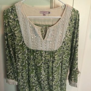 Too embroidered dress